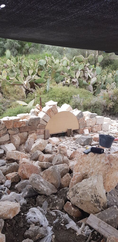 התקדמות בניית הקשת עם קו לייזר להתאמה